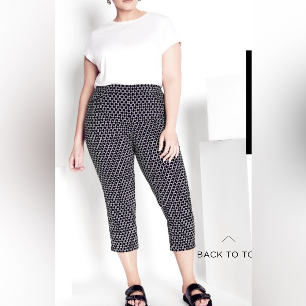 NWT Avenue Super Stretch Pull On Capri Pants Sz 26 3X